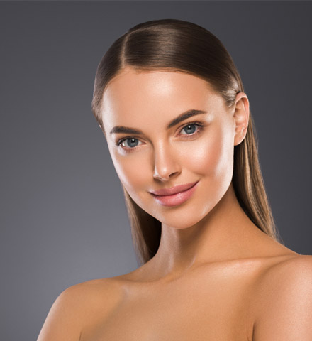 woman with clear and youthful looking skin (mob)